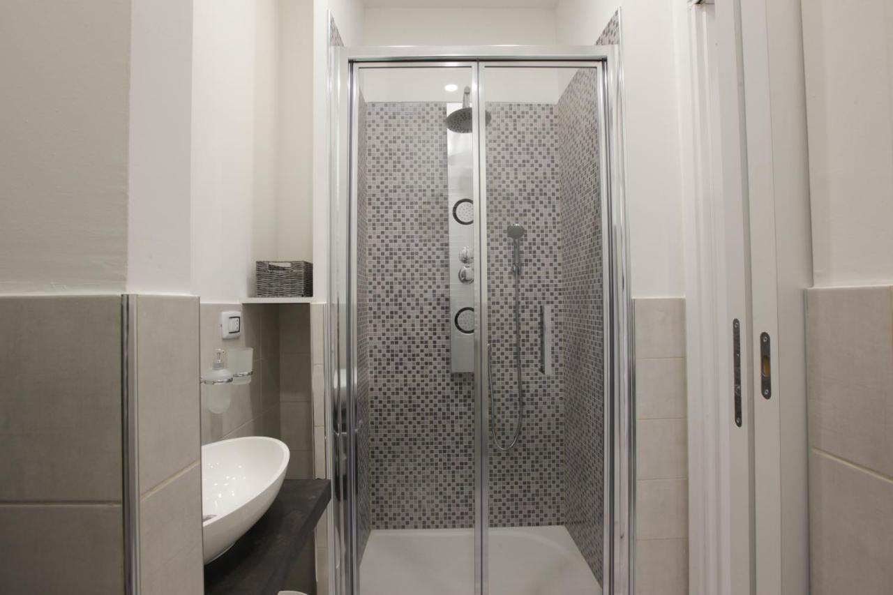 Amazing Apartment In City Center With Balcony Milan Exterior photo
