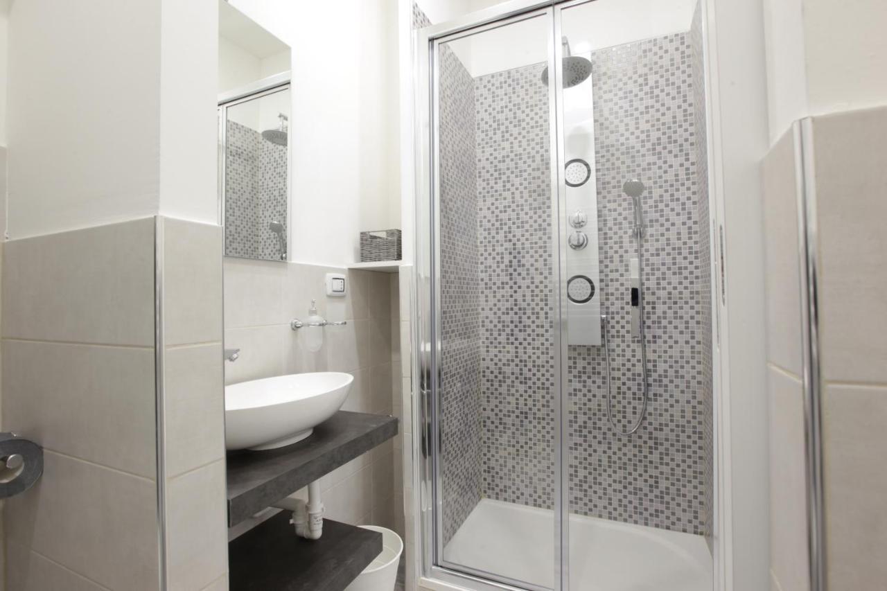 Amazing Apartment In City Center With Balcony Milan Exterior photo