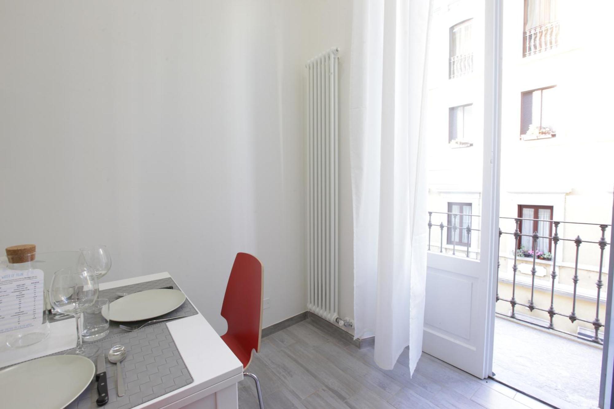 Amazing Apartment In City Center With Balcony Milan Exterior photo