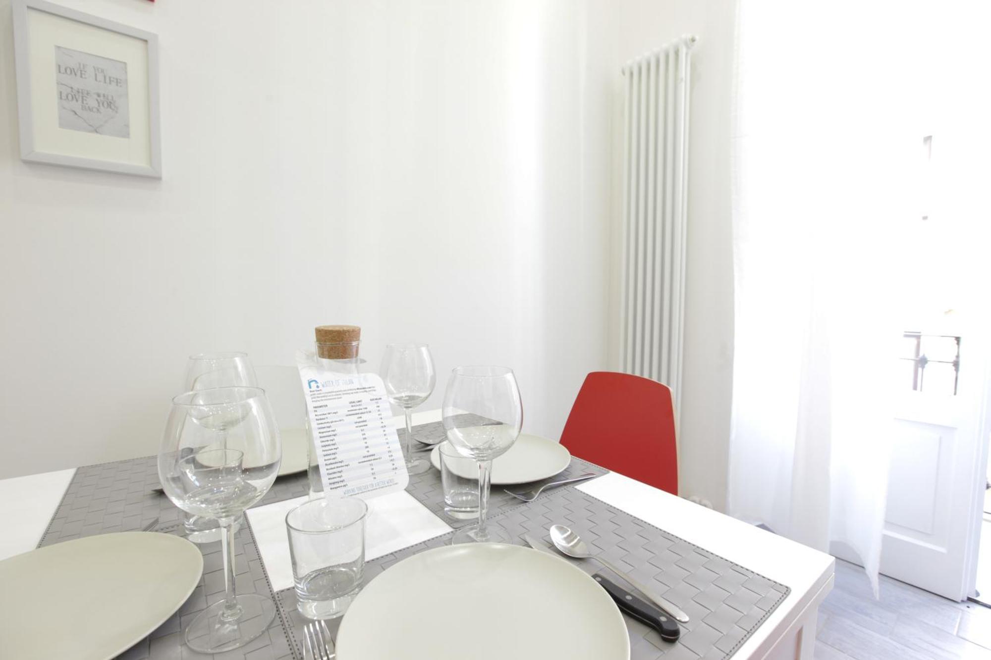 Amazing Apartment In City Center With Balcony Milan Exterior photo